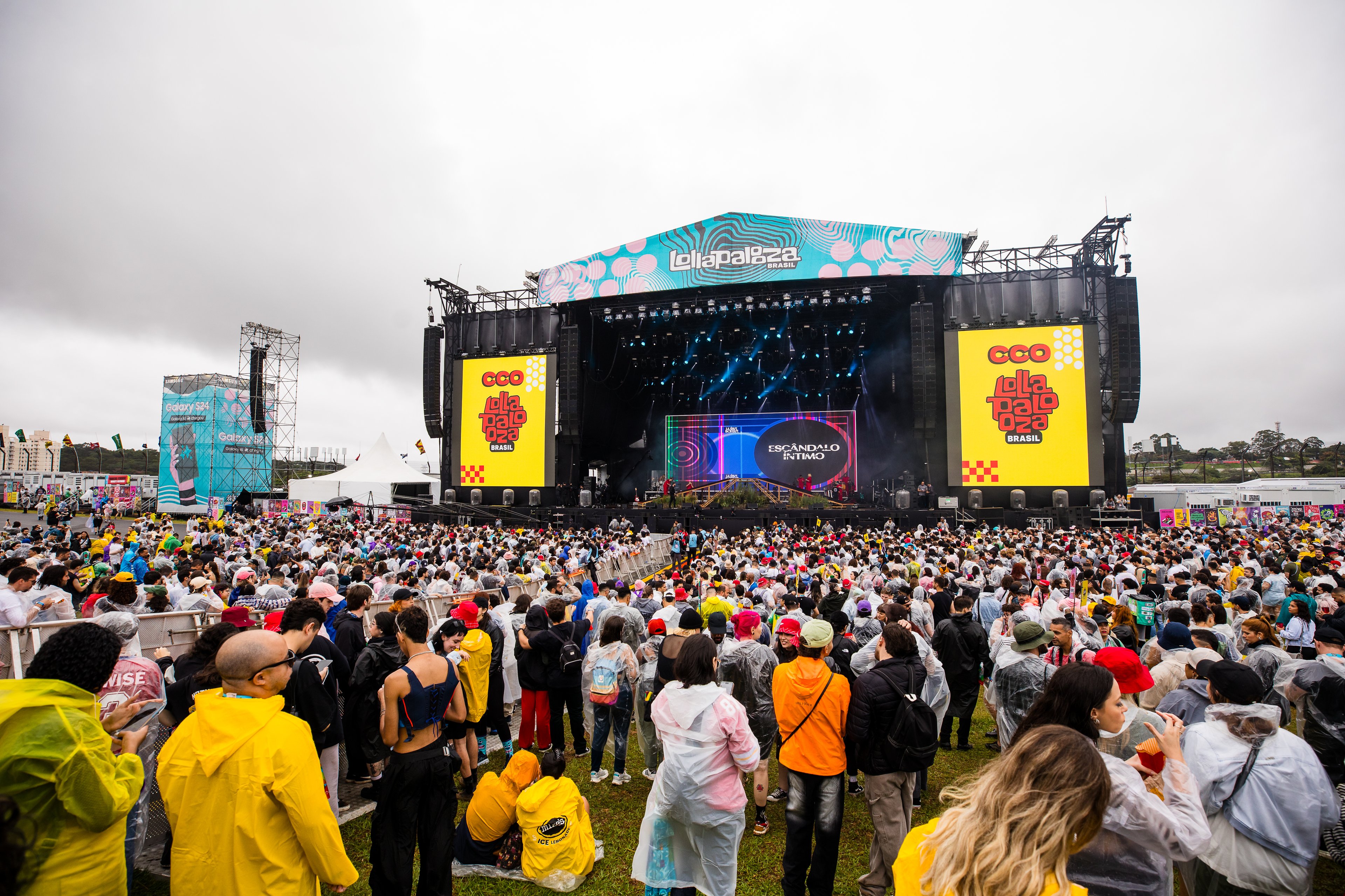 Lollapalooza: busca por hospedagem de viagens corporativas tem alta de 170% para o dia do festival